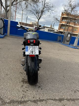 Yamaha MT-09 2017 Gris/Amarillo
