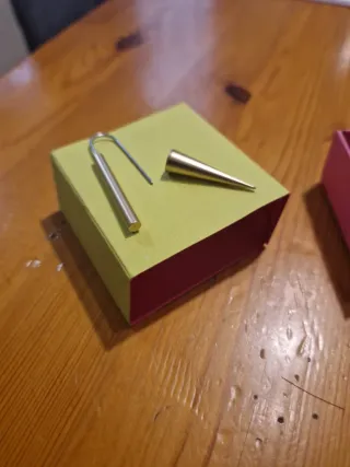 Pendientes de diseño dorados