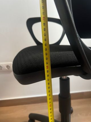 Silla de oficina ergonómica negra