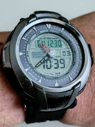 Casio Barómetro/Altímetro/Brújula