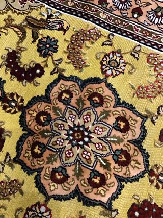 Tappeto Seta Indiano Rilievo Oro al centro !