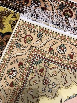 Tappeto Seta Indiano Rilievo Oro al centro !