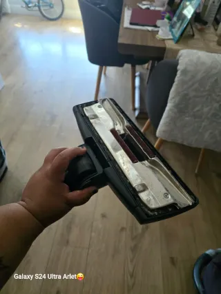 Aspiradora Nilfisk Power con accesorios