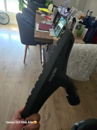 Aspiradora Nilfisk Power con accesorios