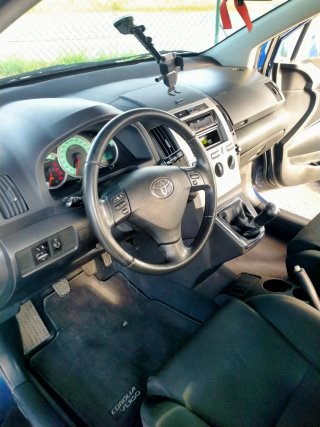 Toyota Verso 2006