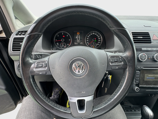 Volkswagen Touran AUTOMÁTICO DIESEL 7 PLAZAS