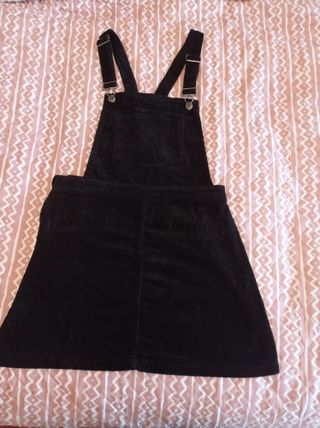 Minifalda pana negra con peto