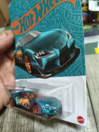 Hot Wheels 20 Toyota Supra 3/6