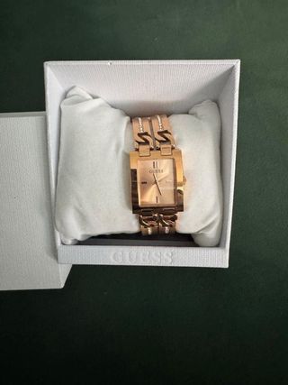 Reloj Guess Dorado Mujer