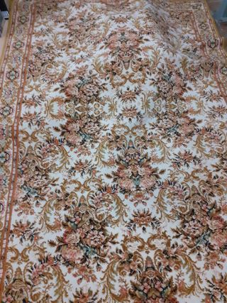 Alfombra floral beige y rosa