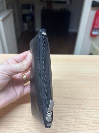 Monedero piel negro y naranja