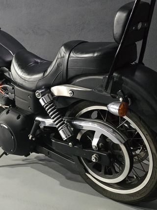 Harley Davidson Street Bob Negra