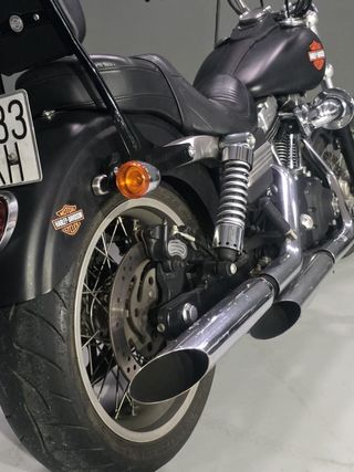 Harley Davidson Street Bob Negra
