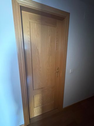 Puertas de madera con diseño biselado