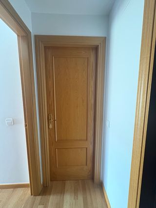 Puertas de madera con diseño biselado