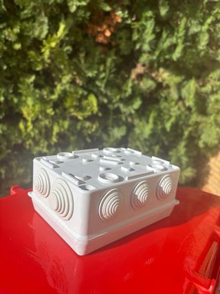 Caja estanca para derivación eléctrica