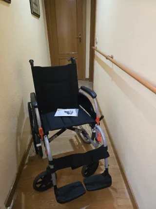 Silla de ruedas ligera y pleglable. KARMA