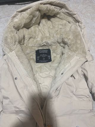 Abrigo acolchado Stradivarius beige Talla XS