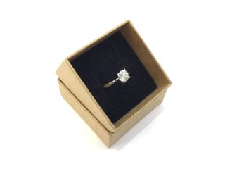 sortija oro 18k con diamante de laboratorio