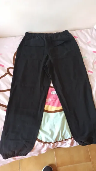 Pantalón negro Zara