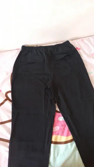 Pantalón negro Zara