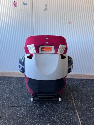Silla de coche Cybex color fucsia