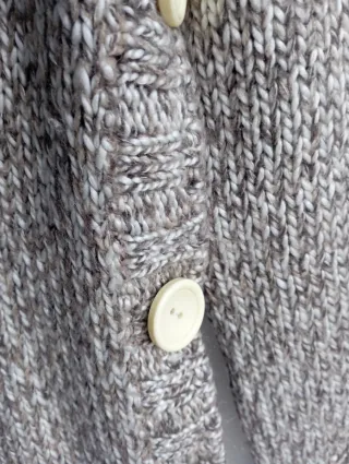 Jersey Zara jaspeado cuello alto botones