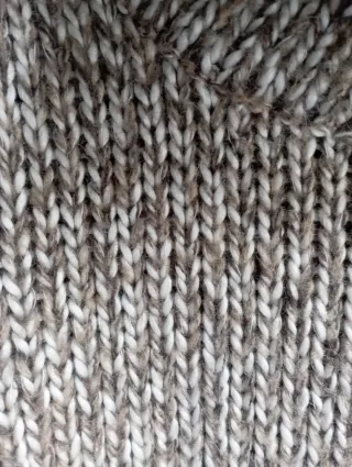 Jersey Zara jaspeado cuello alto botones