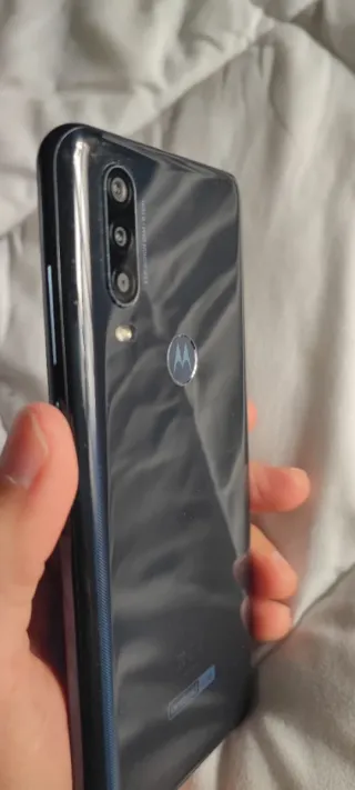 Motorola One Action Negro tiene rayada la pantalla