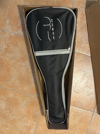 Ukelele negro brillante