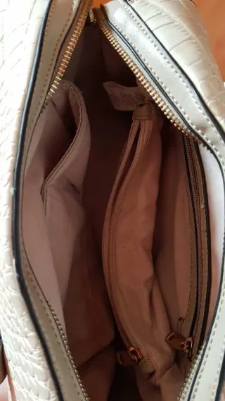 Bolso de mano imitación piel serpiente