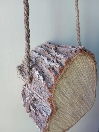 Colgante para gigantes de madera rústica.