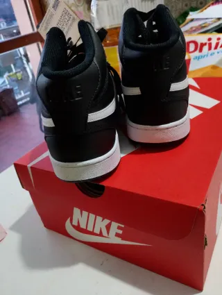 Scarpe Nike uomo nere alte