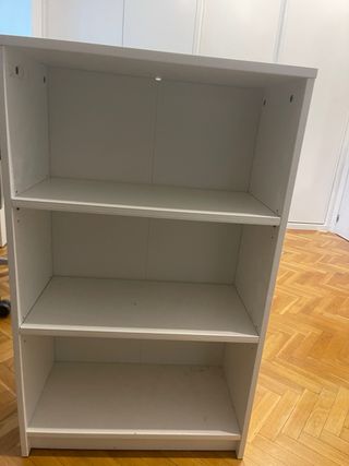 Estantería blanca de madera