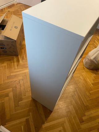 Estantería blanca de madera
