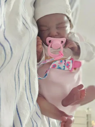 Bebé Reborn realista kit charlotte