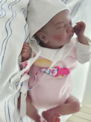 Bebé Reborn realista kit charlotte