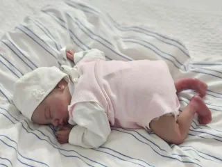 Bebé Reborn realista kit charlotte