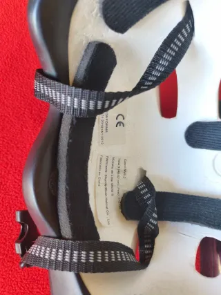 Casco infantil rosa y plateado