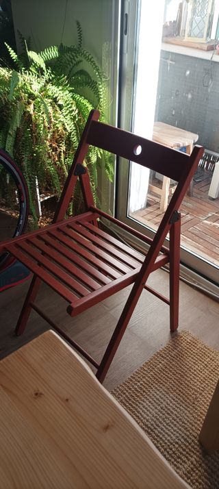 4 Sillas Plegables de Madera Rojas