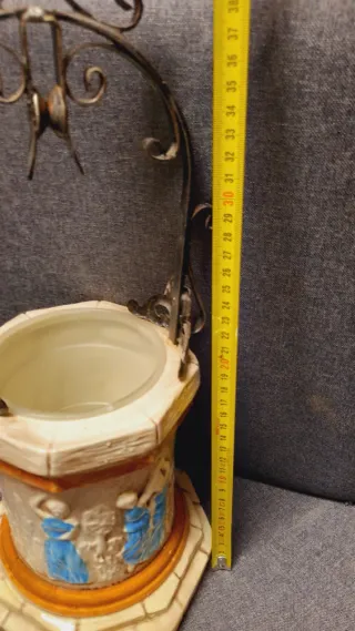 Pozzo in ceramica decorato