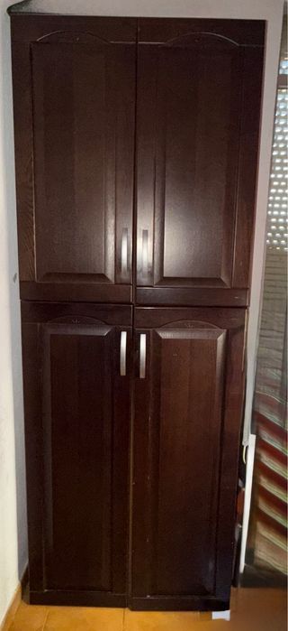 Mueble armario de madera