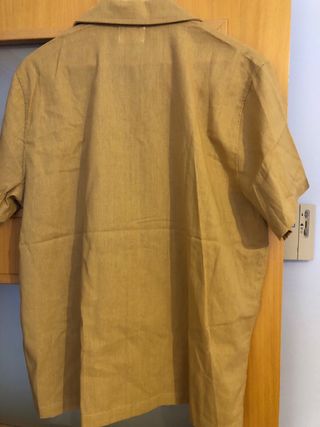 Camisa manga corta beige con estampado