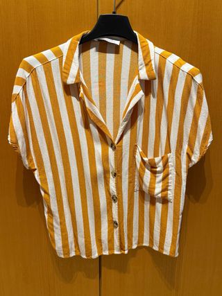 Camisa Bershka rayas mostaza y blanco Talla XS