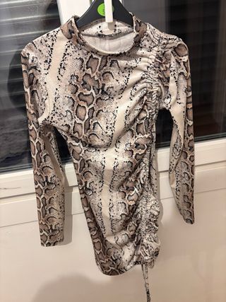 Vestido serpiente manga larga