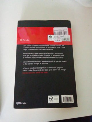Pack 2 libros las voces vuelven y Detrás del ruido