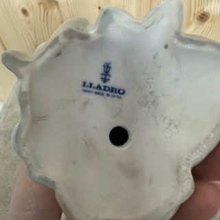 Figura Lladro Conejo con Flor