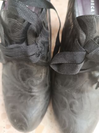 Botines tacón Rebeca Sanver negros