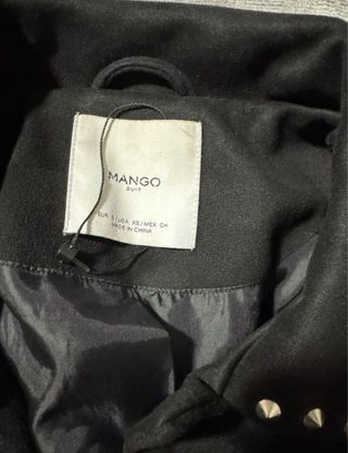 Cazadora efecto ante Mango tachas