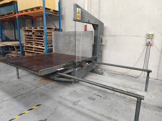 Máquina Corte Vertical Espuma